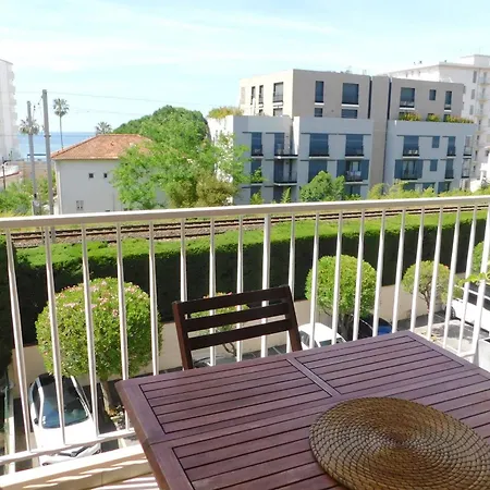Apartment Charming 2-bedroom 
